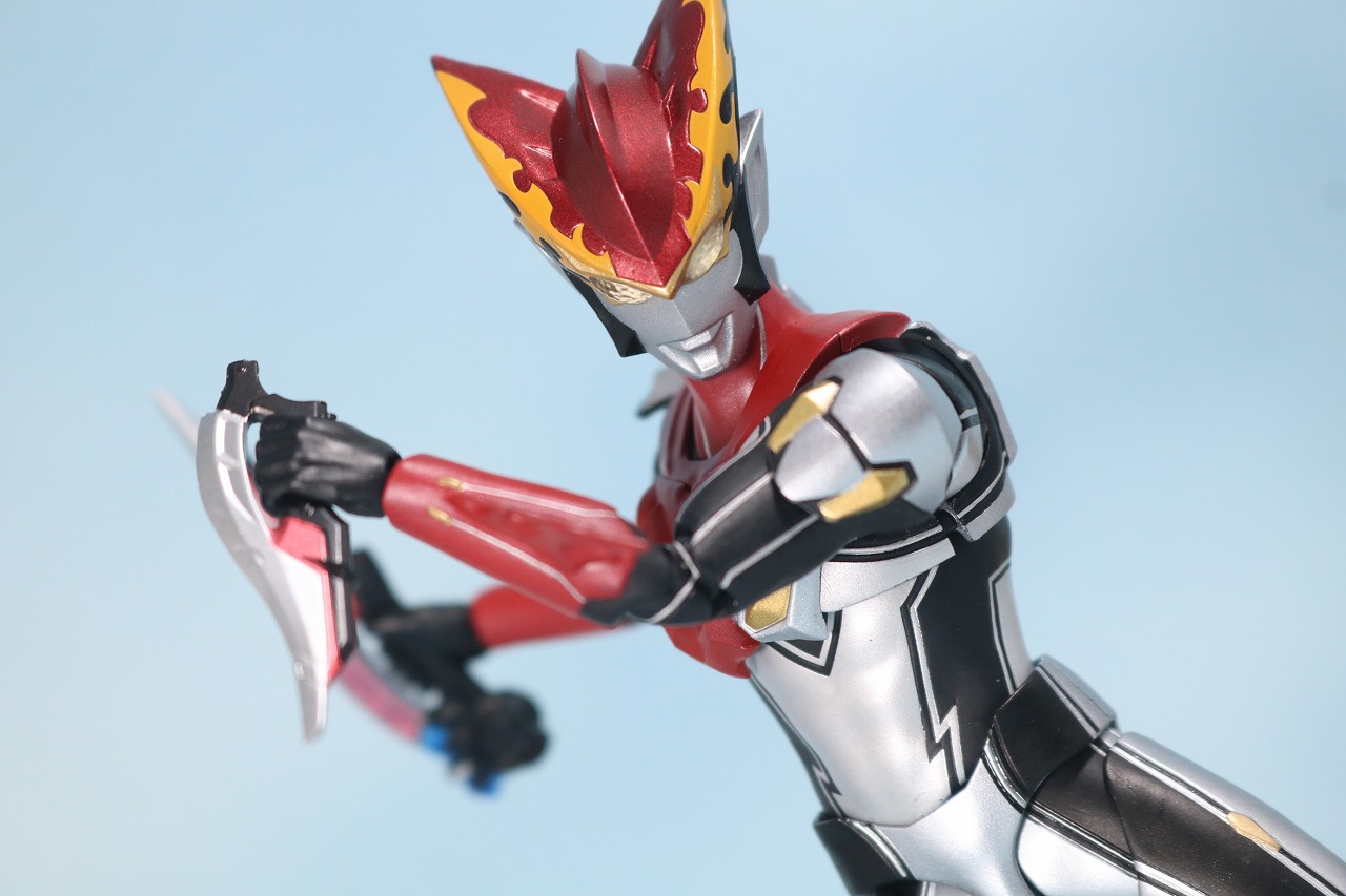 S.H.フィギュアーツ　ウルトラマンロッソ　フレイム　レビュー　アクション