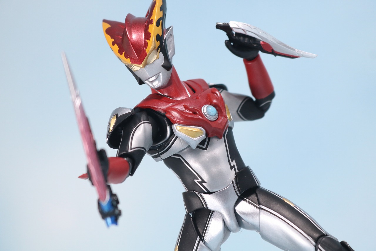 S.H.フィギュアーツ　ウルトラマンロッソ　フレイム　レビュー　アクション