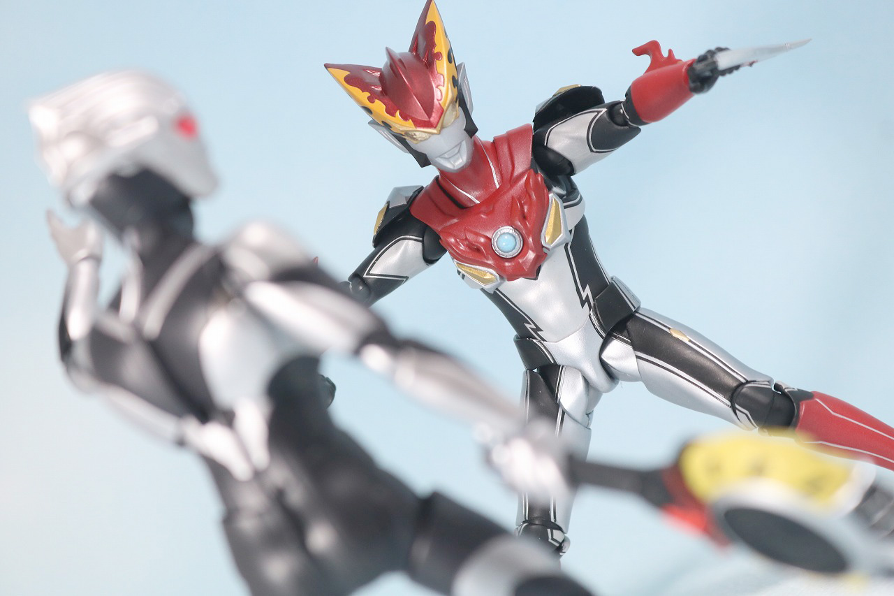 S.H.フィギュアーツ　ウルトラマンロッソ　フレイム　レビュー　アクション