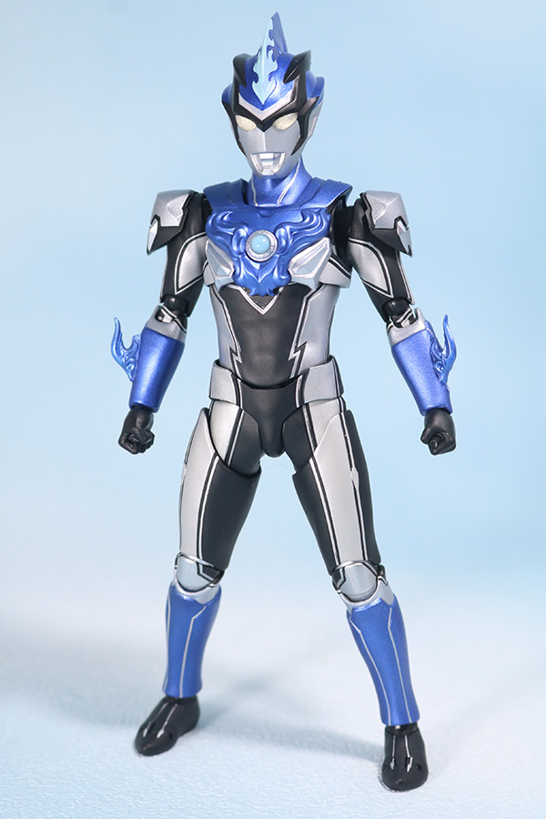 S.H.フィギュアーツ　ウルトラマンブル　アクア　レビュー　全身