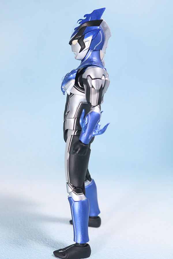 S.H.フィギュアーツ　ウルトラマンブル　アクア　レビュー　全身