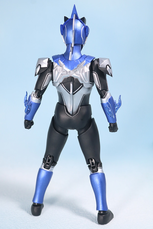 S.H.フィギュアーツ　ウルトラマンブル　アクア　レビュー　全身