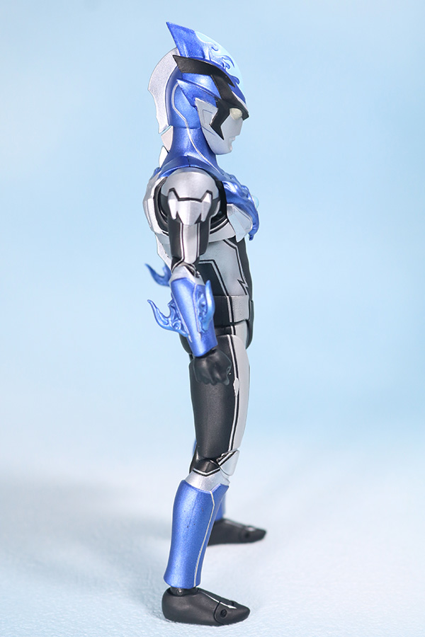 S.H.フィギュアーツ　ウルトラマンブル　アクア　レビュー　全身