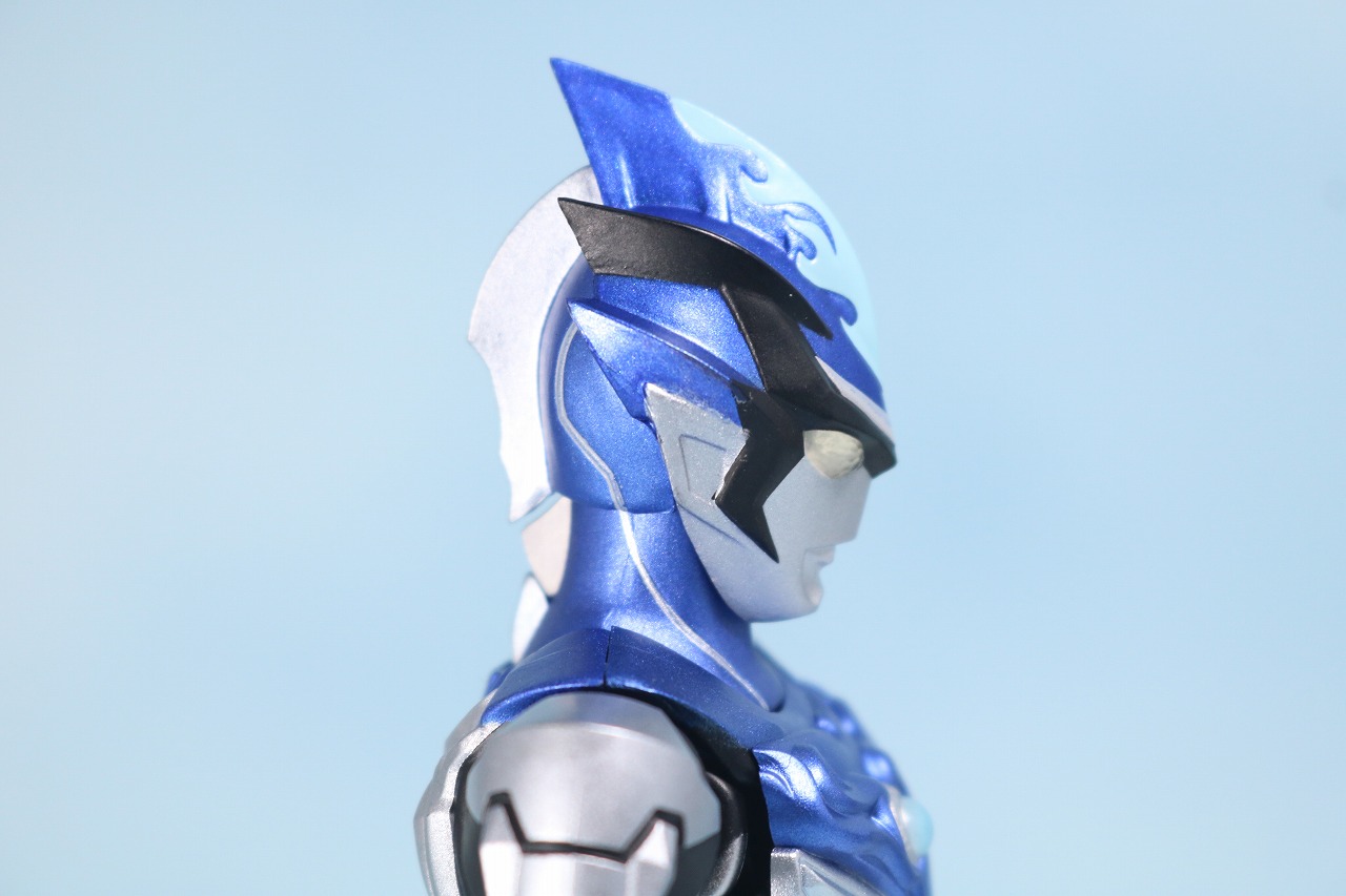 S.H.フィギュアーツ　ウルトラマンブル　アクア　レビュー　全身