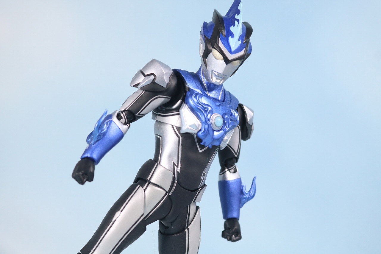 S.H.フィギュアーツ　ウルトラマンブル　アクア　レビュー　アクション