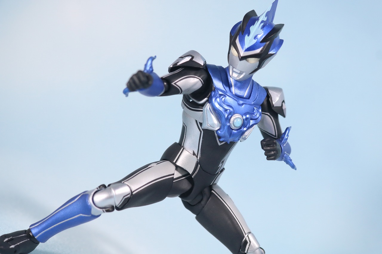 S.H.フィギュアーツ　ウルトラマンブル　アクア　レビュー　アクション