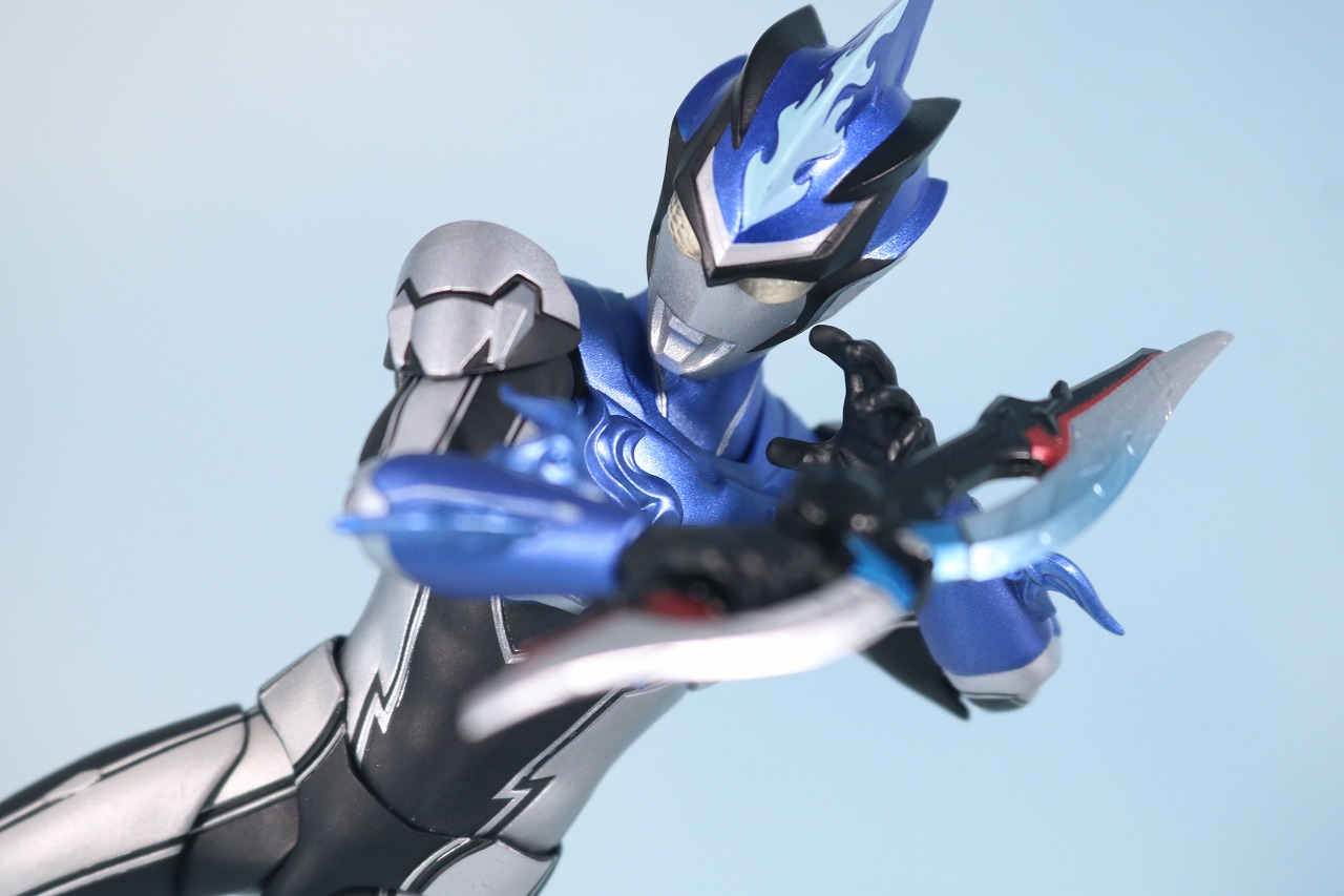 S.H.フィギュアーツ　ウルトラマンブル　アクア　レビュー　アクション