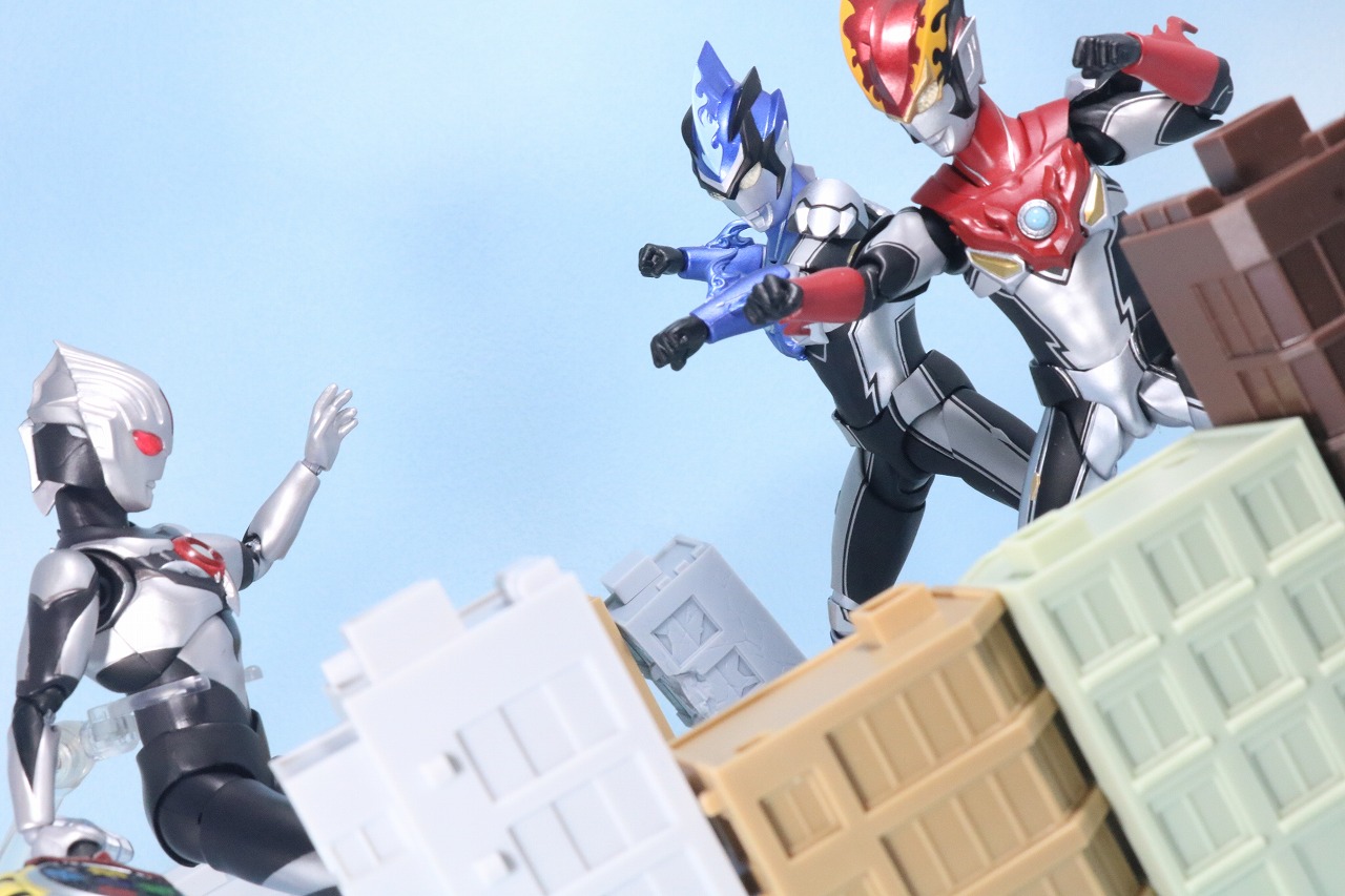 S.H.フィギュアーツ　ウルトラマンロッソ　フレイム　レビュー　アクション