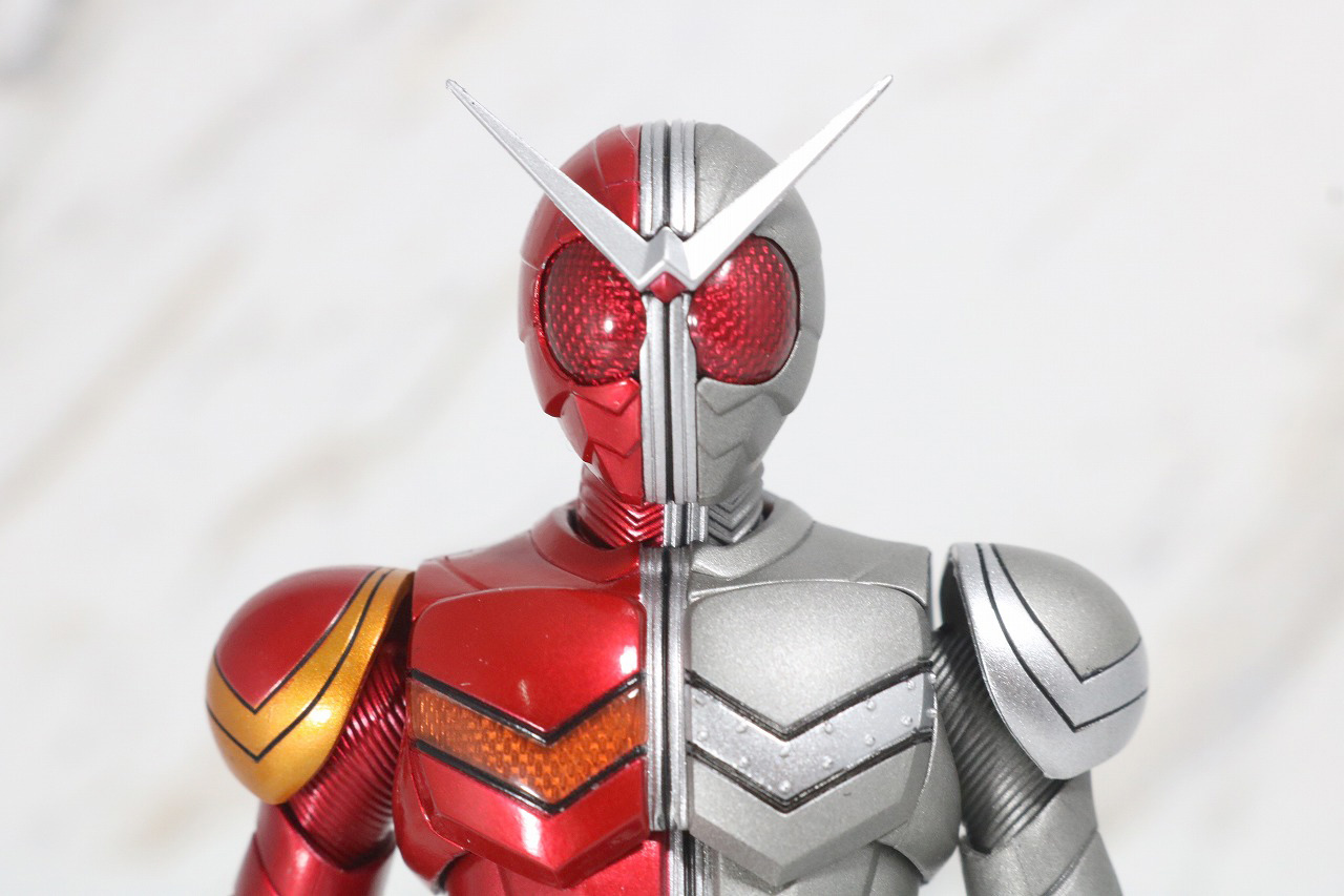 S.H.フィギュアーツ　仮面ライダーW　ヒートメタル　真骨彫製法　レビュー　全身