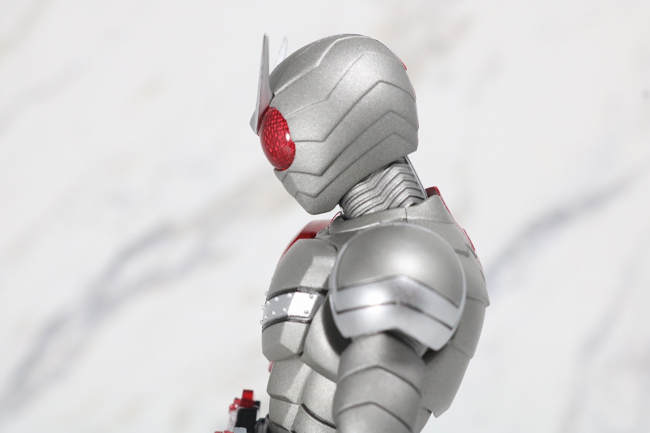 S.H.フィギュアーツ　仮面ライダーW　ヒートメタル　真骨彫製法　レビュー　可動範囲