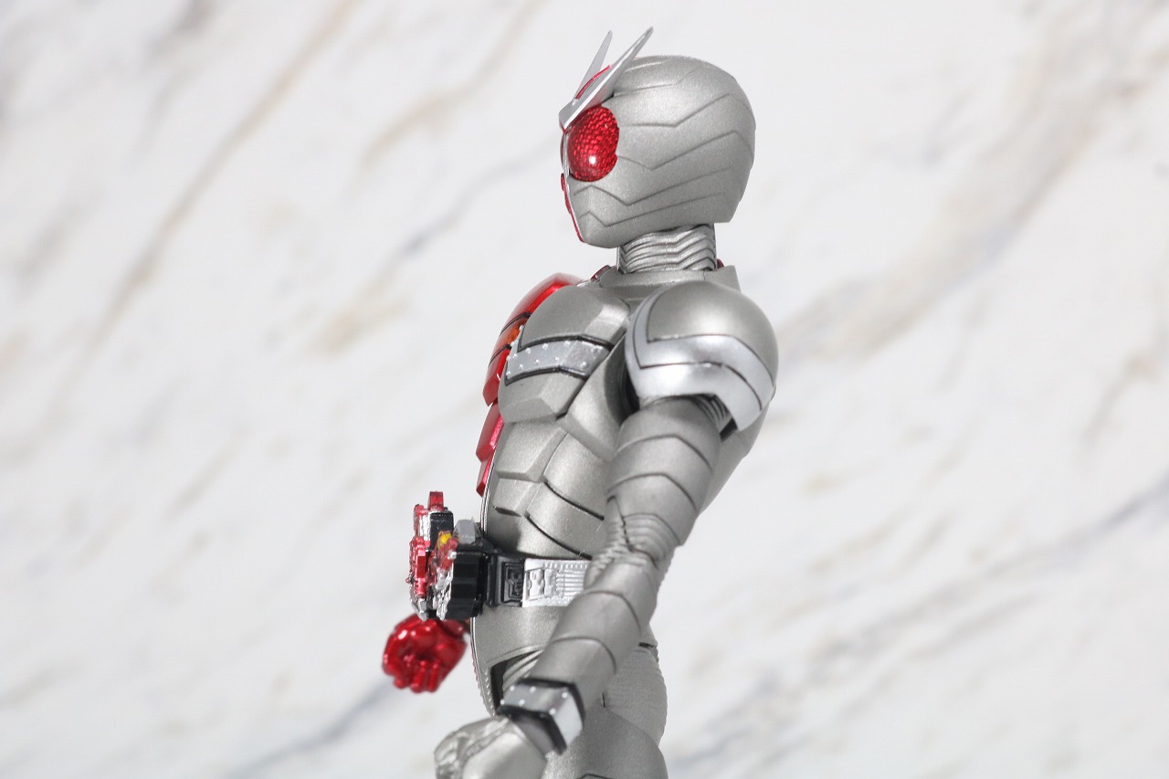 S.H.フィギュアーツ　仮面ライダーW　ヒートメタル　真骨彫製法　レビュー　可動範囲