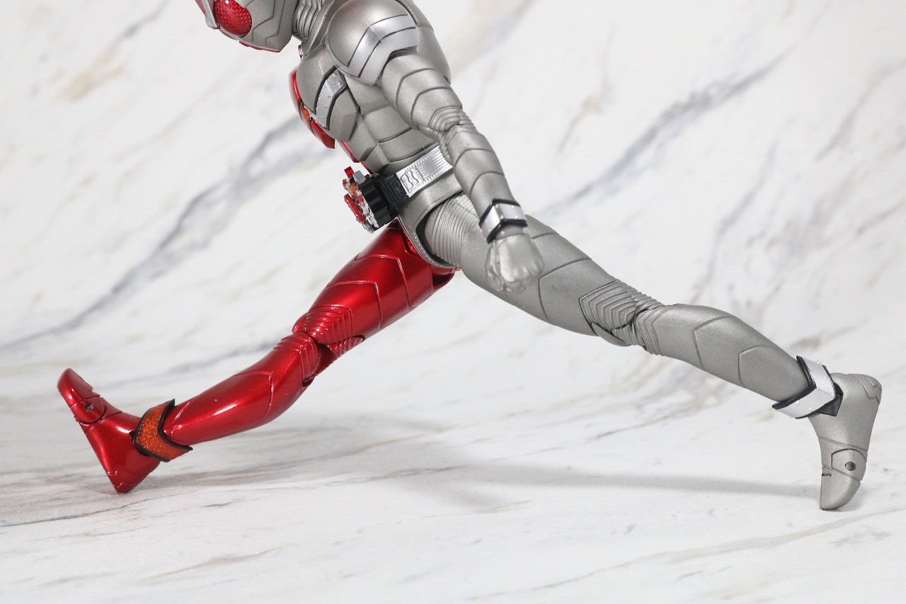 S.H.フィギュアーツ　仮面ライダーW　ヒートメタル　真骨彫製法　レビュー　可動範囲