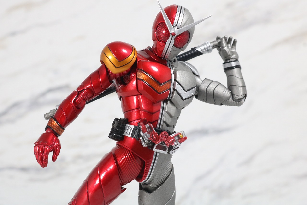 S.H.フィギュアーツ　仮面ライダーW　ヒートメタル　真骨彫製法　レビュー　アクション