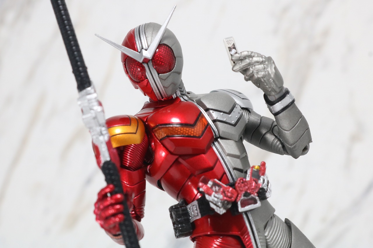 S.H.フィギュアーツ　仮面ライダーW　ヒートメタル　真骨彫製法　レビュー　アクション