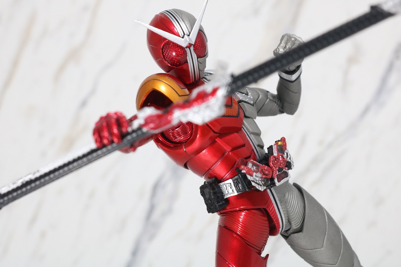 S.H.フィギュアーツ　仮面ライダーW　ヒートメタル　真骨彫製法　レビュー　アクション