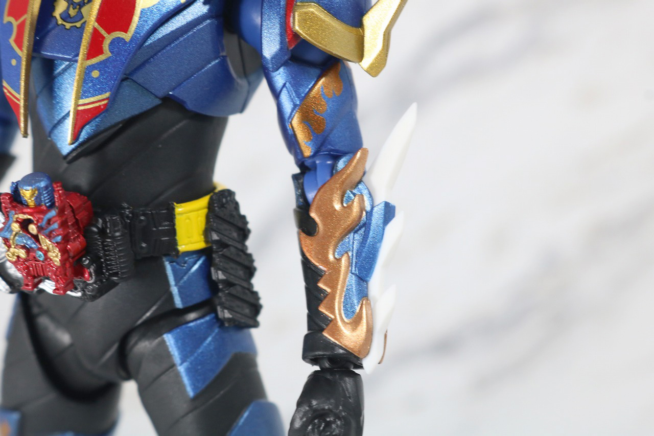 S.H.フィギュアーツ　仮面ライダーグレートクローズ　レビュー　全身