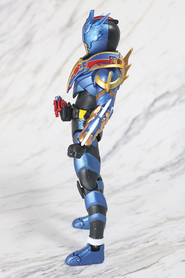 S.H.フィギュアーツ　仮面ライダーグレートクローズ　レビュー　全身