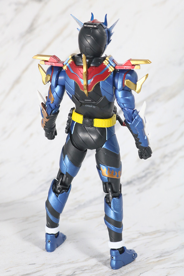 S.H.フィギュアーツ　仮面ライダーグレートクローズ　レビュー　全身