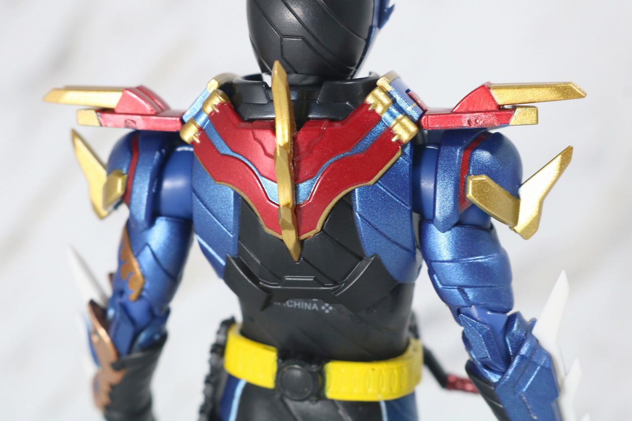 S.H.フィギュアーツ　仮面ライダーグレートクローズ　レビュー　全身