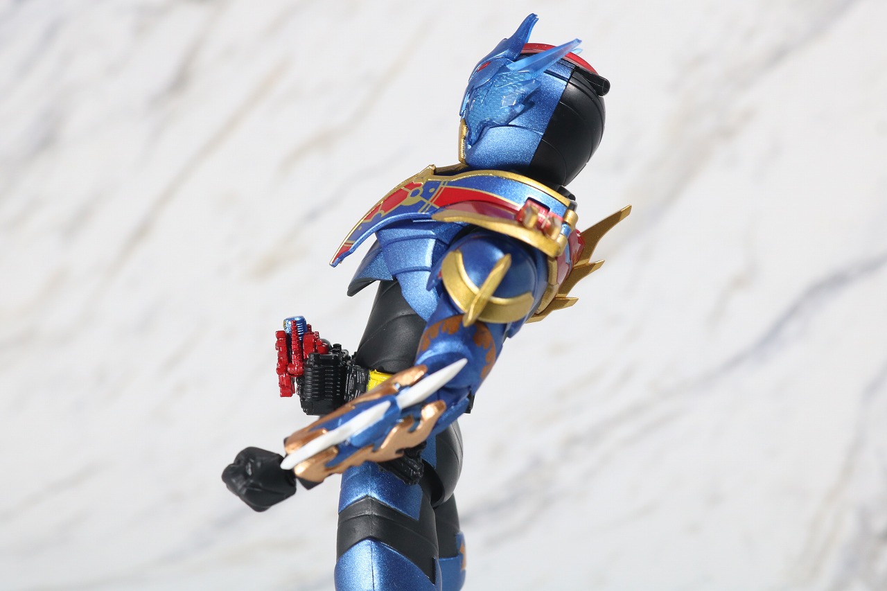 S.H.フィギュアーツ　仮面ライダーグレートクローズ　レビュー　可動範囲