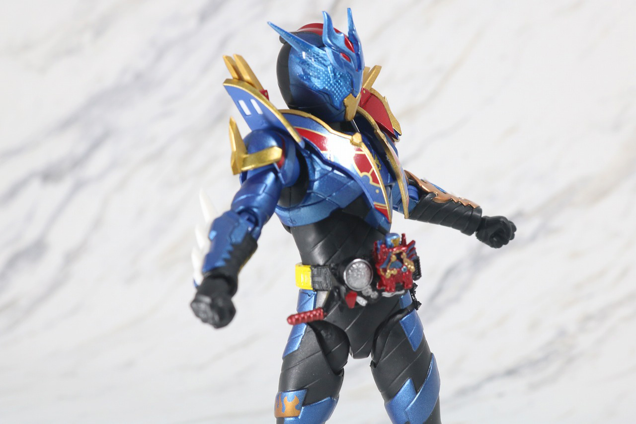 S.H.フィギュアーツ　仮面ライダーグレートクローズ　レビュー　可動範囲