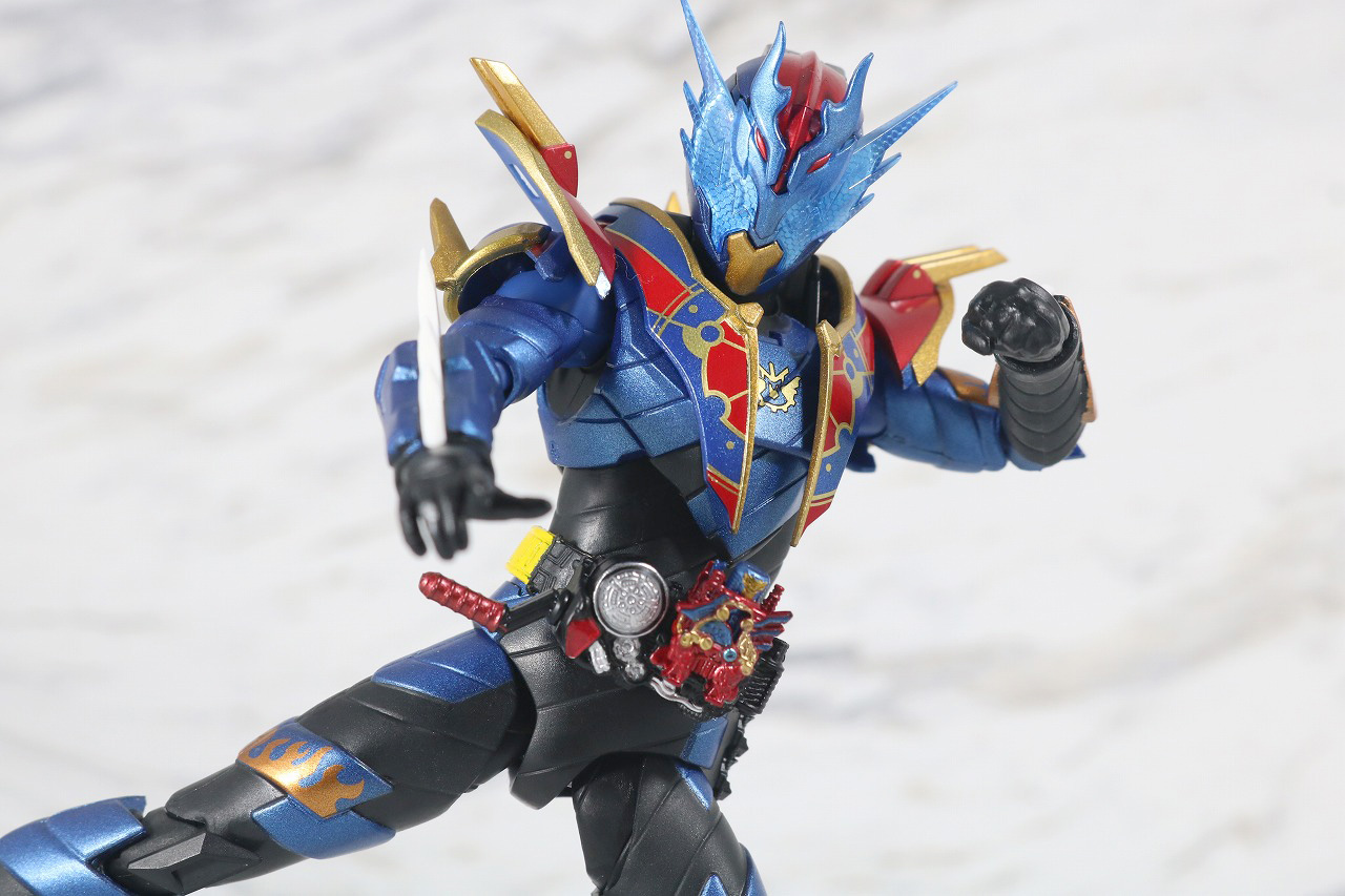 S.H.フィギュアーツ　仮面ライダーグレートクローズ　レビュー　アクション