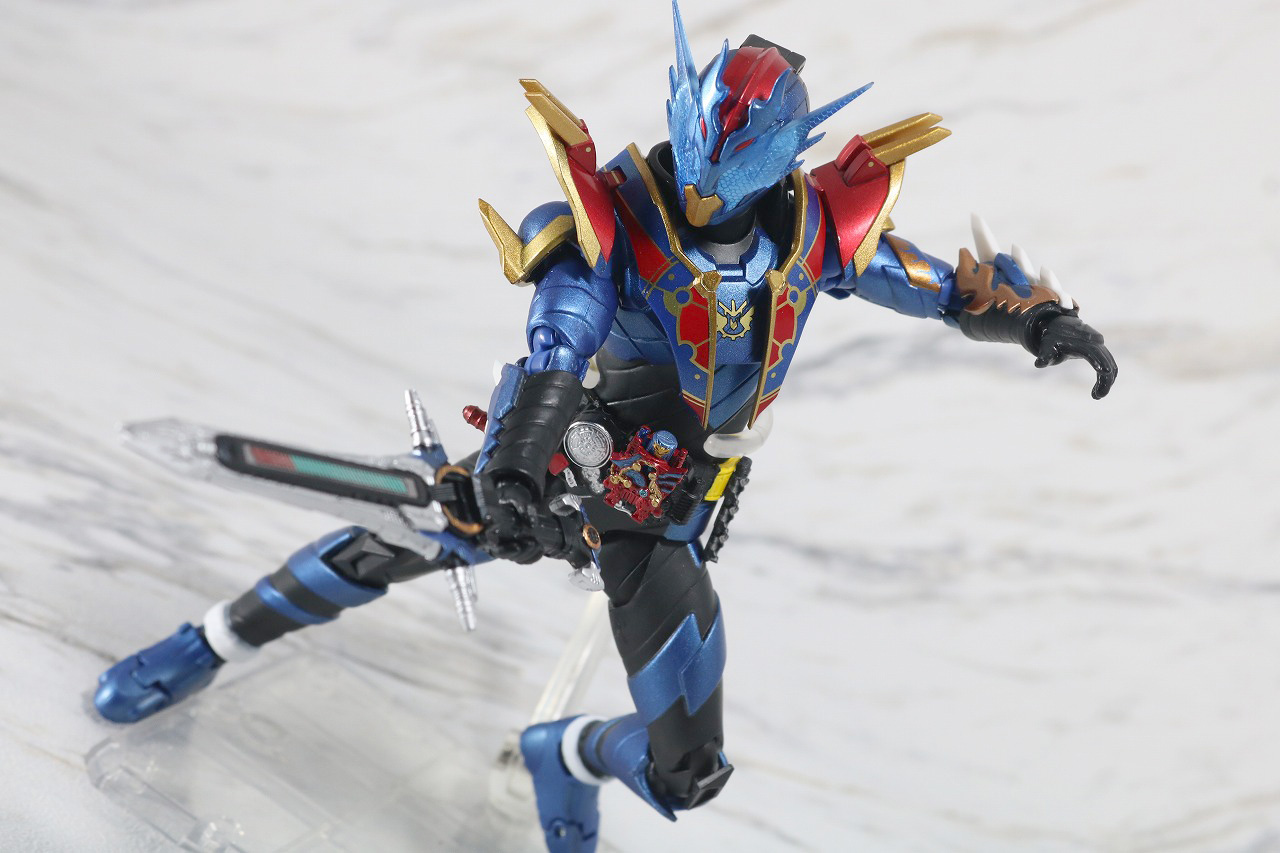 S.H.フィギュアーツ　仮面ライダーグレートクローズ　レビュー　アクション