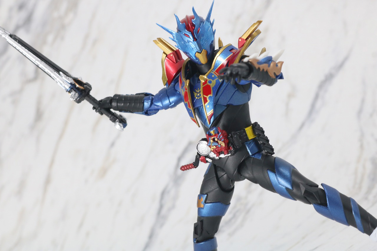 S.H.フィギュアーツ　仮面ライダーグレートクローズ　レビュー　アクション