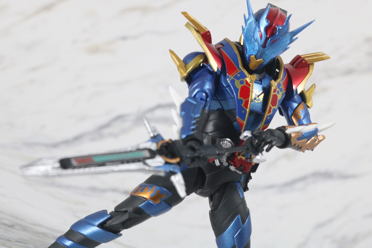 S.H.フィギュアーツ　仮面ライダーグレートクローズ　レビュー　アクション