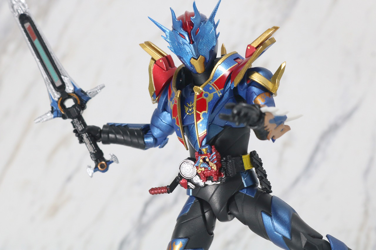 S.H.フィギュアーツ　仮面ライダーグレートクローズ　レビュー　アクション