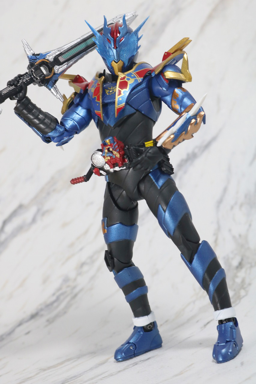 S.H.フィギュアーツ　仮面ライダーグレートクローズ　レビュー　アクション