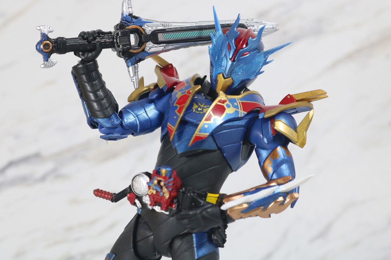 S.H.フィギュアーツ　仮面ライダーグレートクローズ　レビュー　アクション