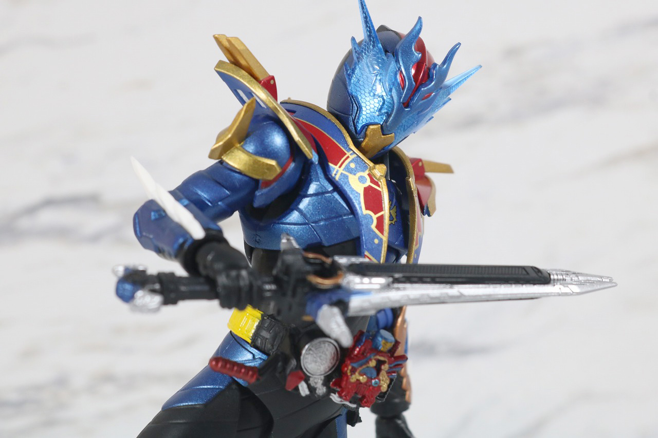 S.H.フィギュアーツ　仮面ライダーグレートクローズ　レビュー　アクション