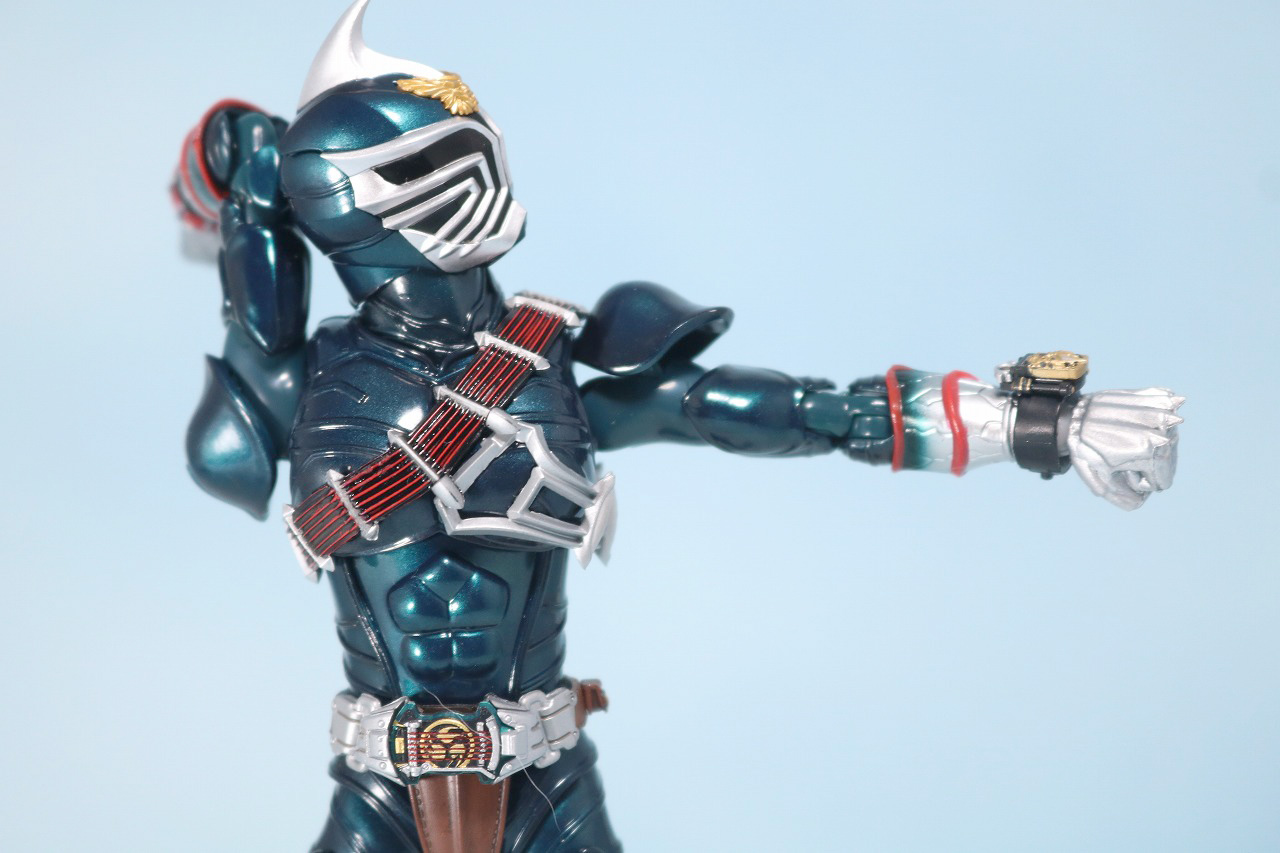 S.H.フィギュアーツ　仮面ライダー轟鬼　真骨彫製法　レビュー　可動範囲