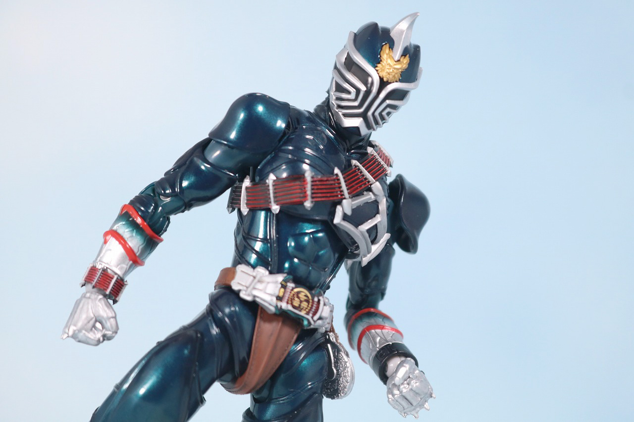 S.H.フィギュアーツ　仮面ライダー轟鬼　真骨彫製法　レビュー　アクション