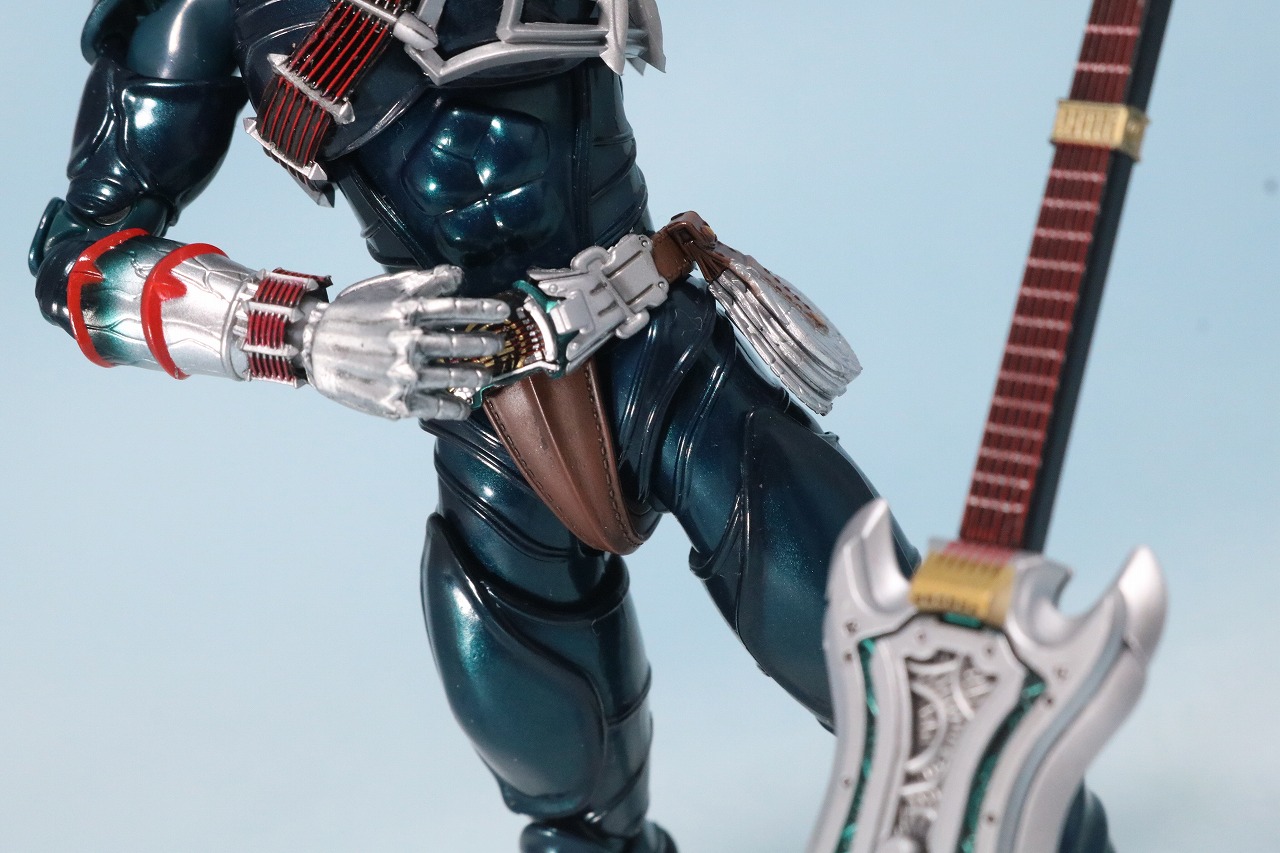 S.H.フィギュアーツ　仮面ライダー轟鬼　真骨彫製法　レビュー　アクション