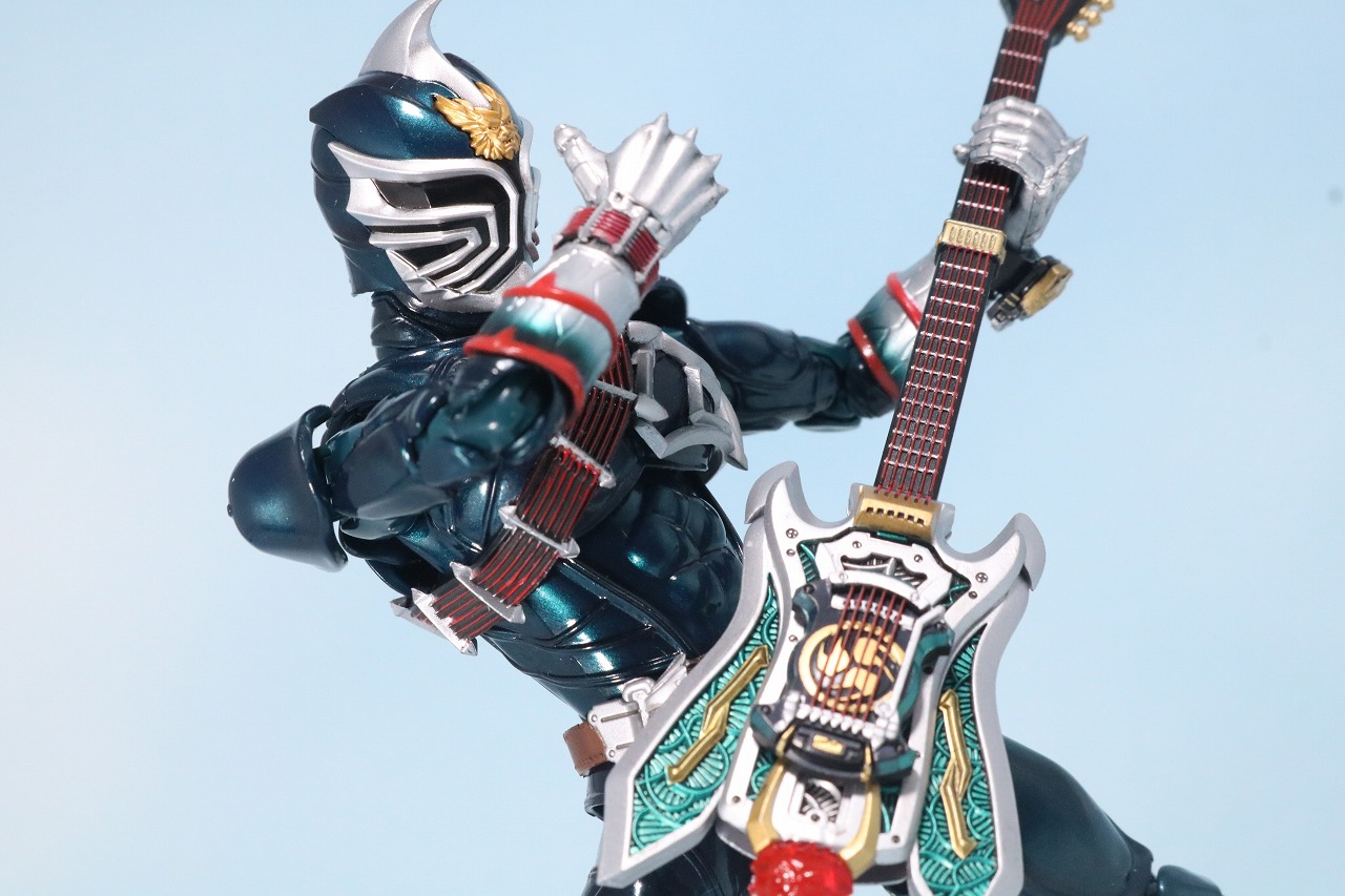 S.H.フィギュアーツ　仮面ライダー轟鬼　真骨彫製法　レビュー　アクション