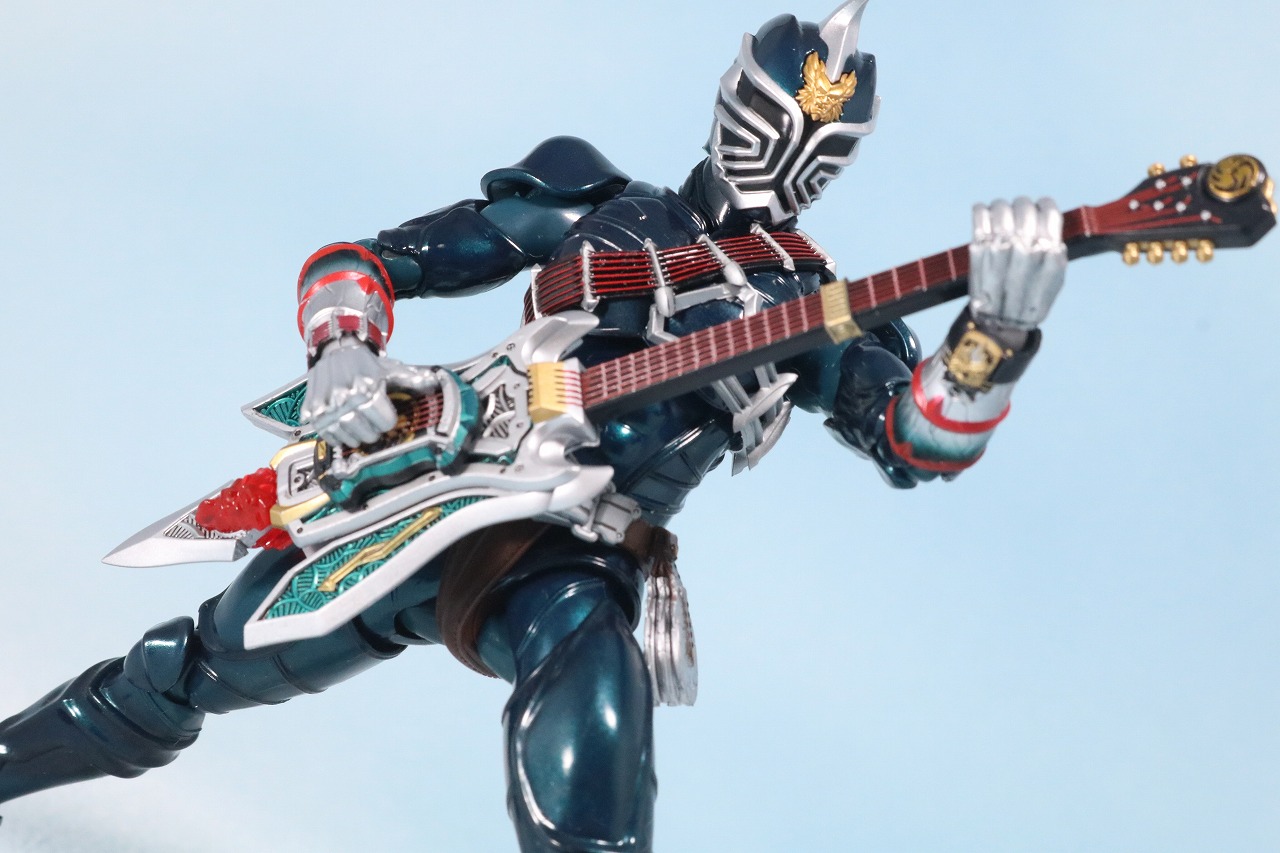 S.H.フィギュアーツ　仮面ライダー轟鬼　真骨彫製法　レビュー　アクション