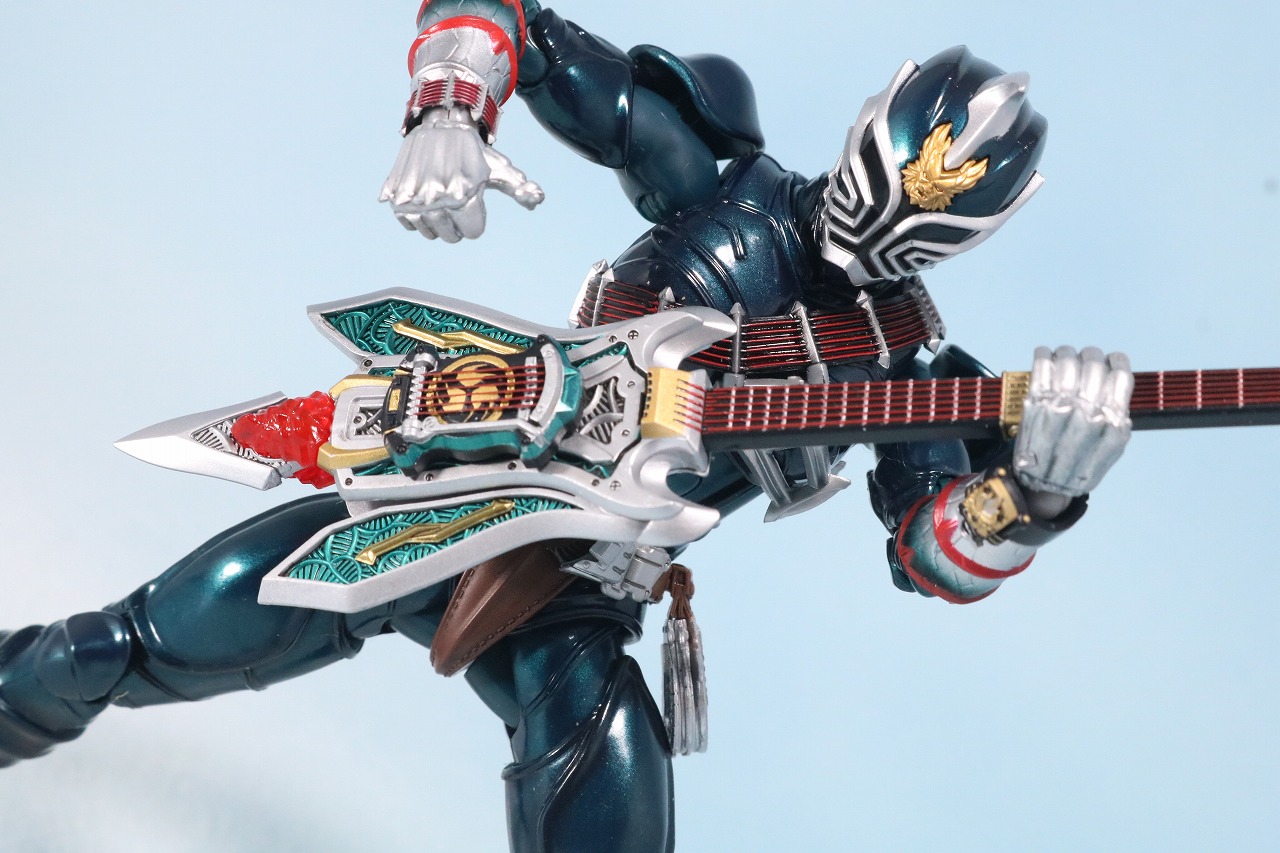 S.H.フィギュアーツ　仮面ライダー轟鬼　真骨彫製法　レビュー　アクション