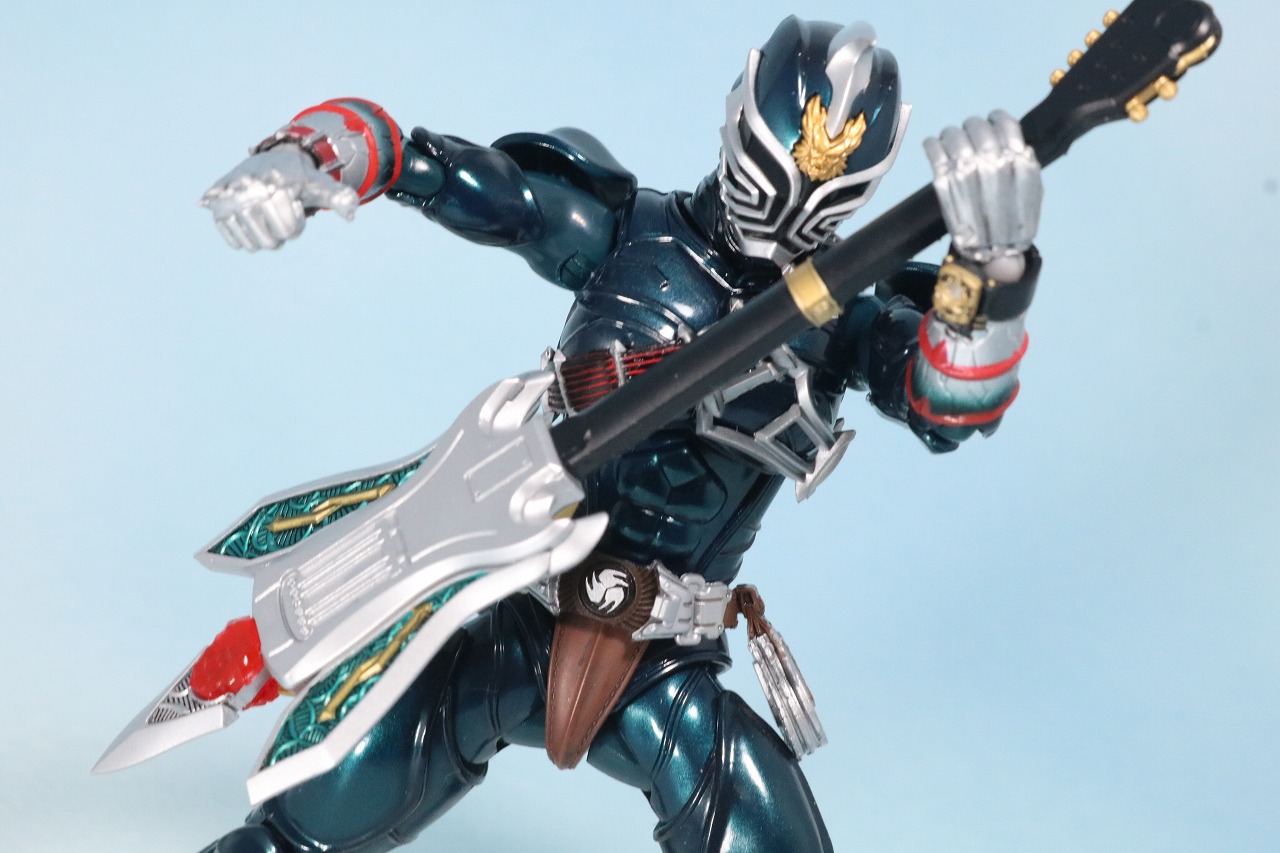 S.H.フィギュアーツ　仮面ライダー轟鬼　真骨彫製法　レビュー　アクション