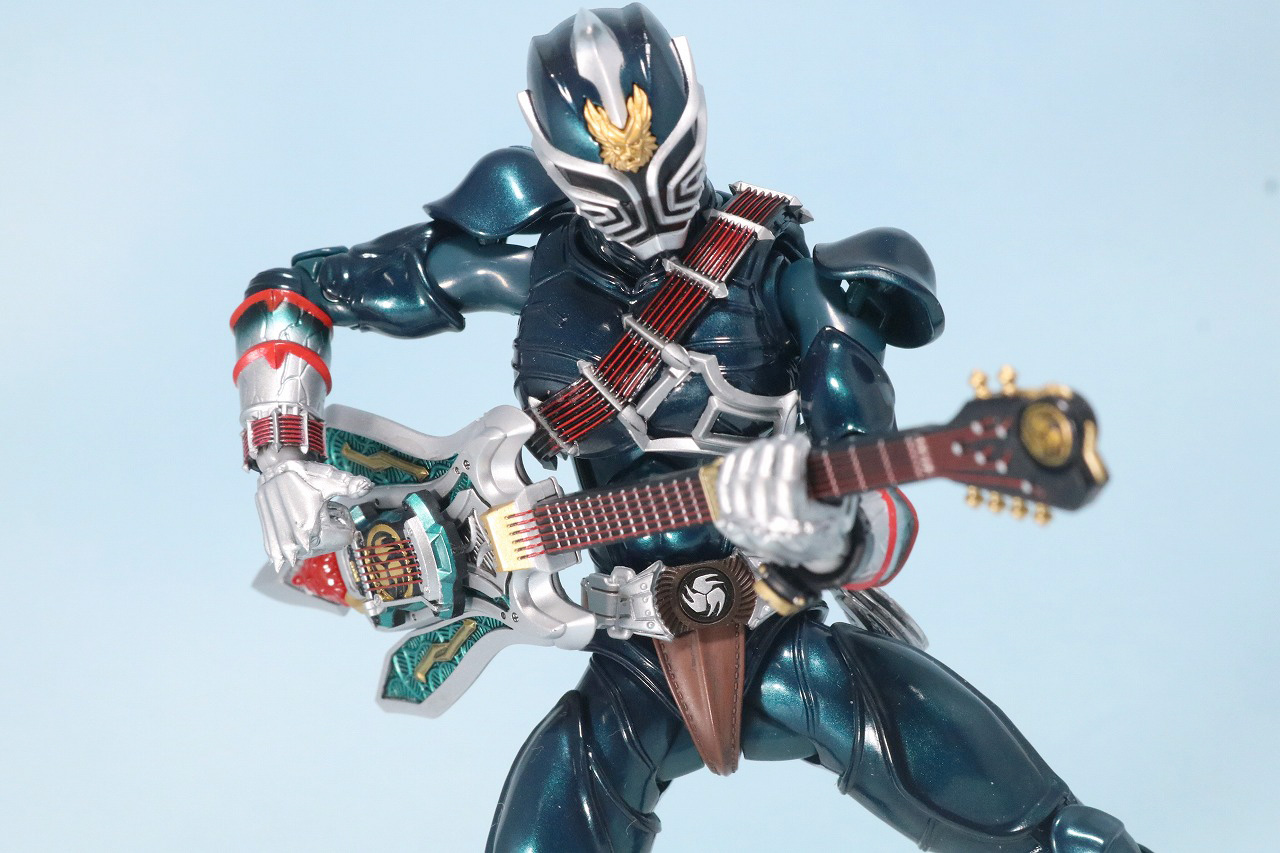 S.H.フィギュアーツ　仮面ライダー轟鬼　真骨彫製法　レビュー　アクション