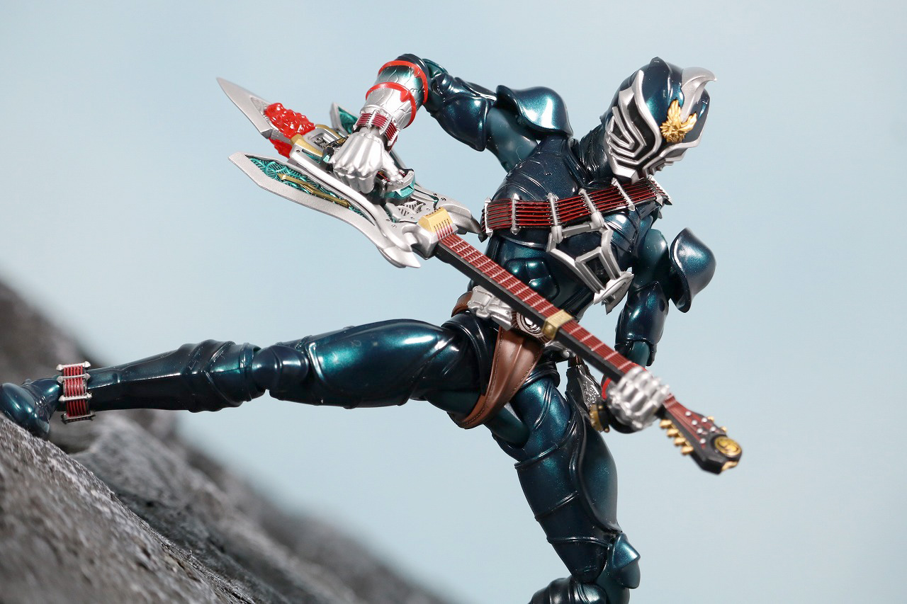 S.H.フィギュアーツ　仮面ライダー轟鬼　真骨彫製法　レビュー　アクション