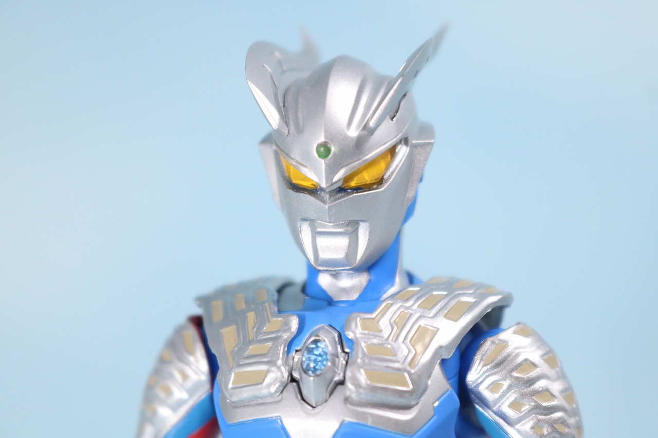 S.H.フィギュアーツ　ウルトラマンゼロ　レビュー　全身　頭部