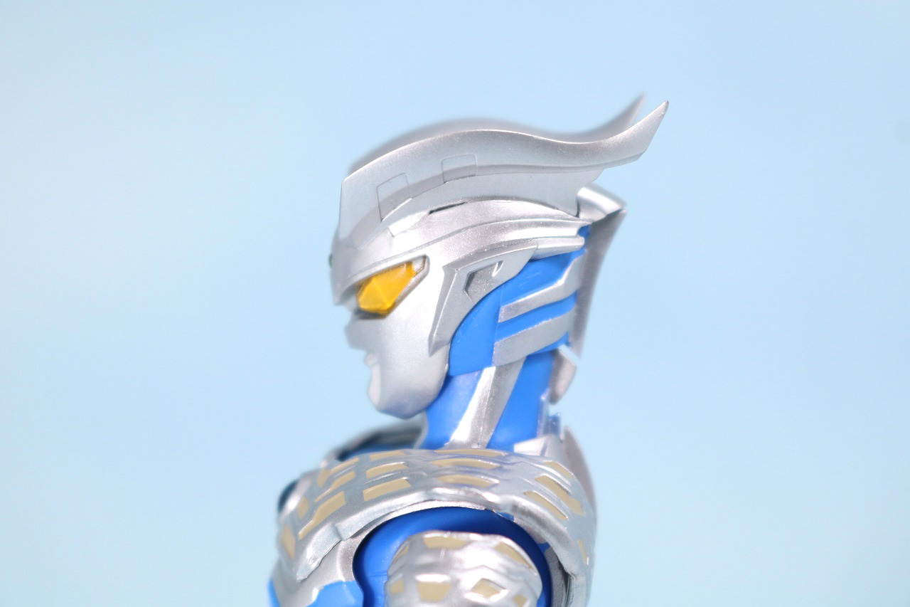 S.H.フィギュアーツ　ウルトラマンゼロ　レビュー　全身　頭部