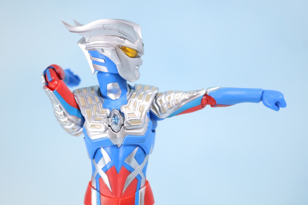 S.H.フィギュアーツ　ウルトラマンゼロ　レビュー　可動範囲