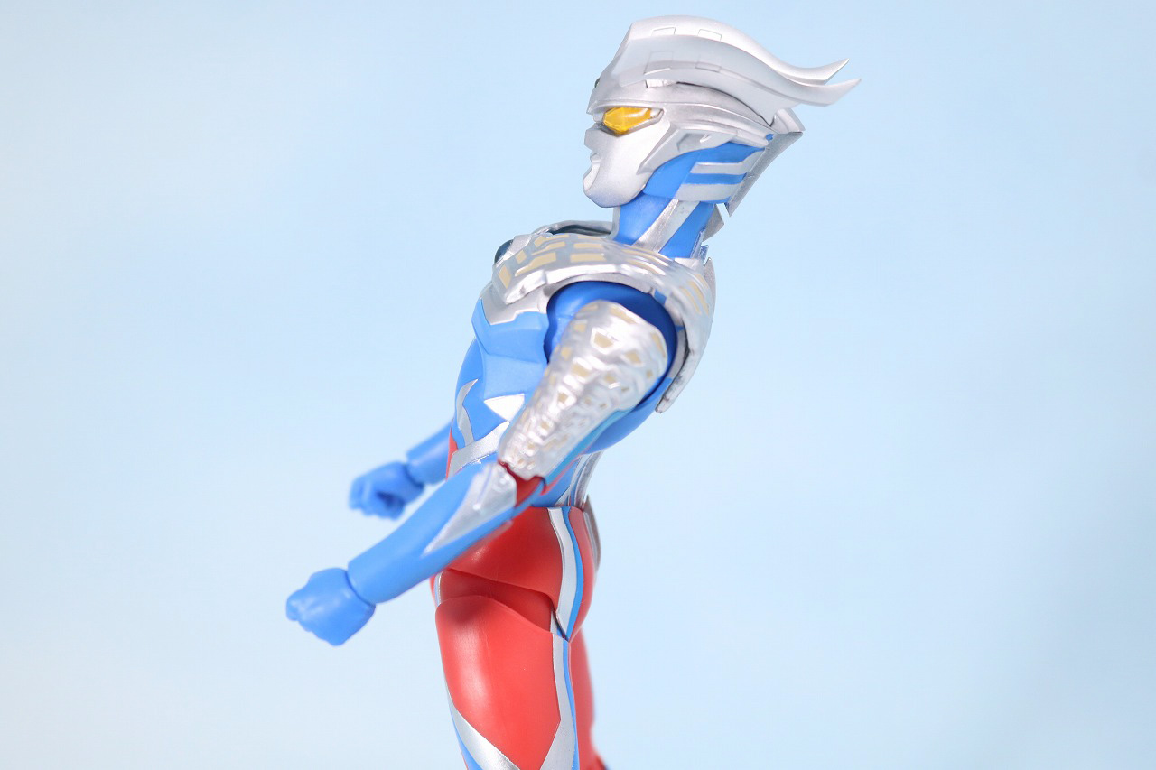 S.H.フィギュアーツ　ウルトラマンゼロ　レビュー　可動範囲