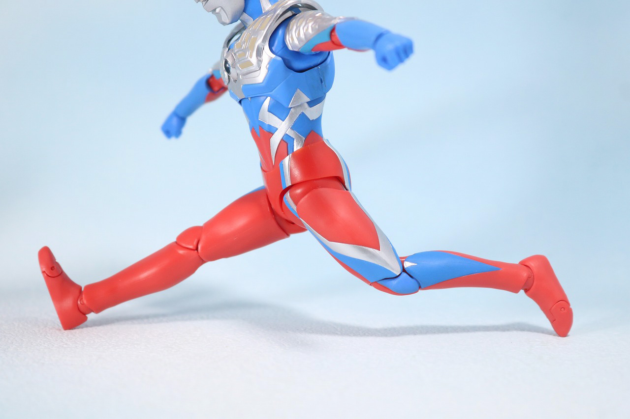 S.H.フィギュアーツ　ウルトラマンゼロ　レビュー　可動範囲