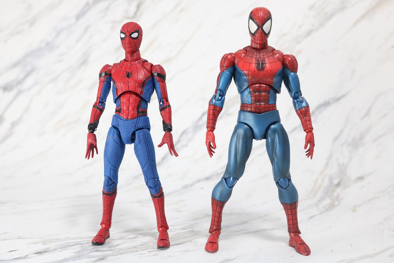 MAFEX　スパイダーマン　COMIC　コミック　Ver　レビュー　全身　スパイダーマン　ホームカミング　比較