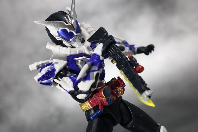 S.H.フィギュアーツ　仮面ライダーマッドローグ　レビュー　アクション