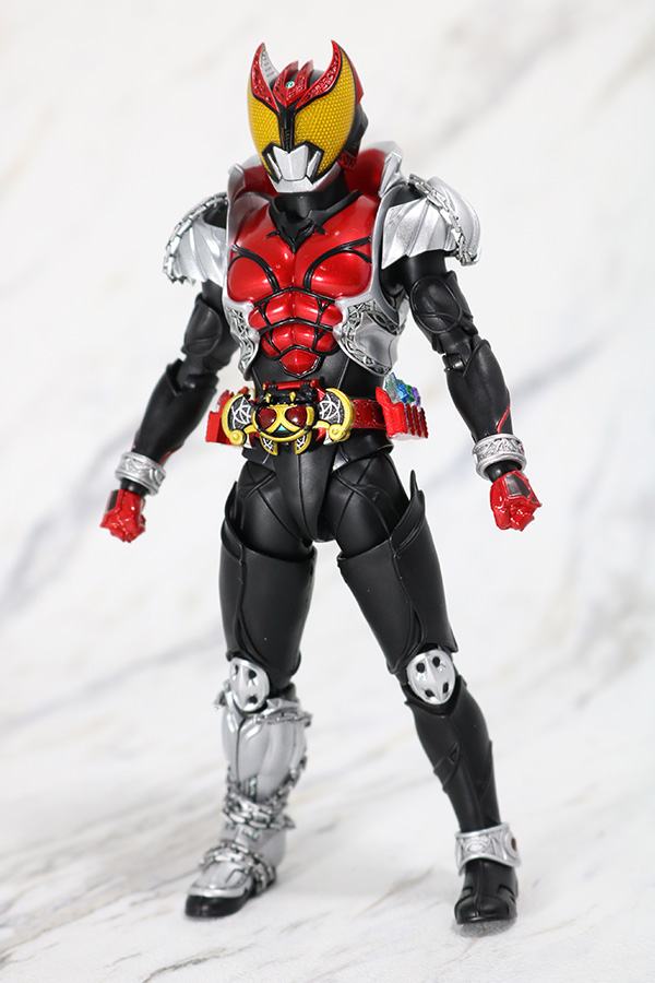 S.H.フィギュアーツ　仮面ライダーキバ　キバフォーム　真骨彫製法　レビュー　全身